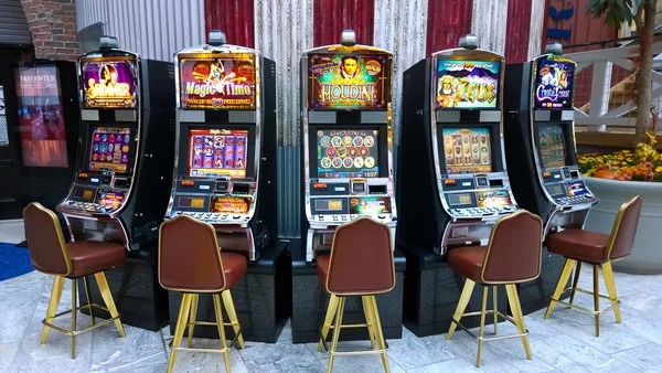 ukitoto Multi-Card Play
